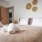 Sandy feet comfort suite
