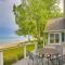 Getaway on Crystal Clear Lake Main and Guest House!