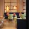Crowne Plaza Zhuhai City Center by IHG - offers free one-way shuttle to Chimelong Ocean Kingdom