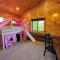 WML stunning log home in Bretton Woods, AC, 2-person Jacuzzi, indoor and outdoor fireplaces, & more!