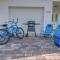 Relax Poolside & Walk or Bike to the Beach From This Amazing Naples Pool Home! - نيبلس