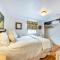 Oceanfront Amelia Island Cottage Deck and Boardwalk - فرناندينا بيتش