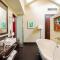 The Vagabond Club, a Tribute Portfolio Hotel Singapore