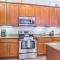 LakeView Penthouse Elegance condo