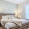 LakeView Penthouse Elegance condo