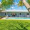 Vibrant Pool Home! Kayak, Firepit & Playground! - West Palm Beach