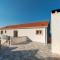 Beautiful Seaside Holiday Home Neda