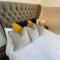 Interior Designed 4 bed House with stocked Bar & gym sleeps minimum 7 - Horsforth