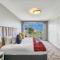 Beachfront Getaway in Dolphin Beach - Cape Town