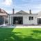 Seaside Family Bungalow for 5 people with garden and driveway parking