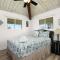 6 Bedroom plus Crows Nest with Beach View