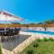 Beautiful Apartment In Donje Rastane