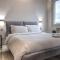 New & Bright Balcony Flat by Central Station