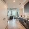 Spacious 1 BR condo - Amazing views - Pool - Kitchen