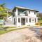 Ocean Front Villa, 2 Private Pools, BBQ, Tennis court and more!