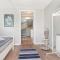 Guestly Homes - 4BR Villa with 2 Showers