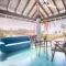 Ocean Front Villa, 2 Private Pools, BBQ, Tennis court and more!