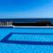 Exclusive 3 BDR, Gym & Pool, SeaView, Luxury Tower