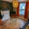 Huge Weekly & Monthly Savings - Free Parking - Wi-Fi & Netflix - Wolverhampton