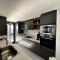 Increíble apartamento en barrio cerrado con salida al río !