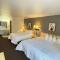 Moose Creek Lodge & Suites