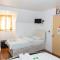 Heathrow Garden House - West Drayton, London - Benjamin Guest House