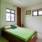 LIME: Grove area, 2 min walk to UPLB Gate - Los Baños