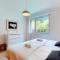 Bright flat overlooking Lake Geneva