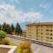 Bright flat overlooking Lake Geneva