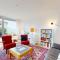 Bright flat overlooking Lake Geneva