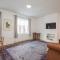 Pass the Keys Trendy Flat in Sunninghills Village Atmosphere