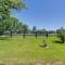 Cozy Georgetown Cottage on a Working Horse Farm!