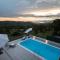Mountain House Kajko with pool & free parking on site