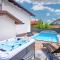 Awesome Home In Dugo Selo With Outdoor Swimming Pool - Dugo Selo