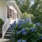 Cozy Bungalow Just Minutes from Mystic, Westerly Beaches, Boating and Casinos! bungalow - Groton