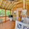3 Mi to MSU Tiny Cabin in Starkville! - Starkville