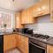 Hills Close - 3 Bed House - FREE Parking