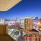 MGM Signature-28-705 F1 Track & Strip View Balcony - لاس فيغاس