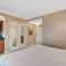 MGM Signature-28-705 F1 Track & Strip View Balcony - لاس فيغاس