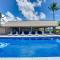 Molokai Island Retreat with Ocean View and Pool! - Каунакакаї