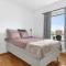 Guestly Homes - 3BR Modern Apartment