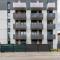 Apartments with Garden Dmowskiego 81 by Noclegi Renters - 波兹南