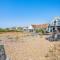 Pebble Paradise Beachfront Family Getaway - Певенсі
