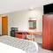 Microtel Inn & Suites by Wyndham Detroit Roseville - Розвілл