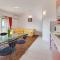 Apartman Strmota s bazenom - Sveti Filip i Jakov