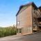 Overlook Swim Lodge - Indoor Heated Pool, 3 Decks, Hot Tub, Theatre, Game Room - Minutes to PF & Dollywood - Sevierville