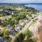 Lake view cottage with three ensuites and elevator - Fort Erie