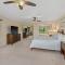 4Br 2Ba Newly Furnished Princeville Home, AC, Pool, Tennis