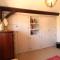 3 The Old Schoolhouse: hot tub, log burner, parking, en-suite - Whitstable