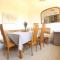 3 The Old Schoolhouse: hot tub, log burner, parking, en-suite - Whitstable